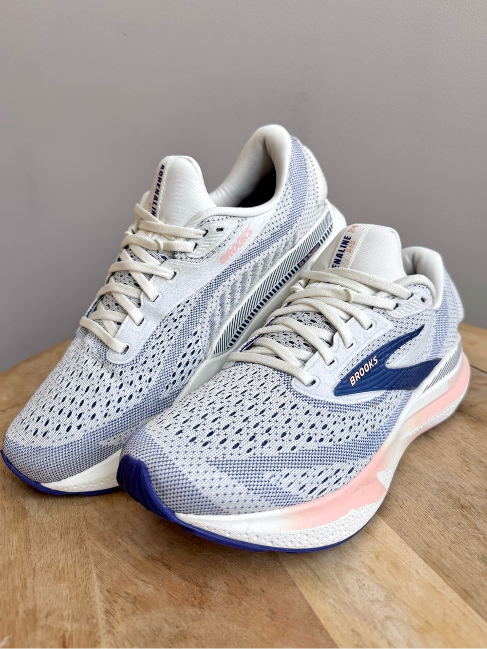 Brooks Adrenaline GTS 24 Women's Running Shoes Gray Blue Peach Size 8 Gym - Picture 2 of 14